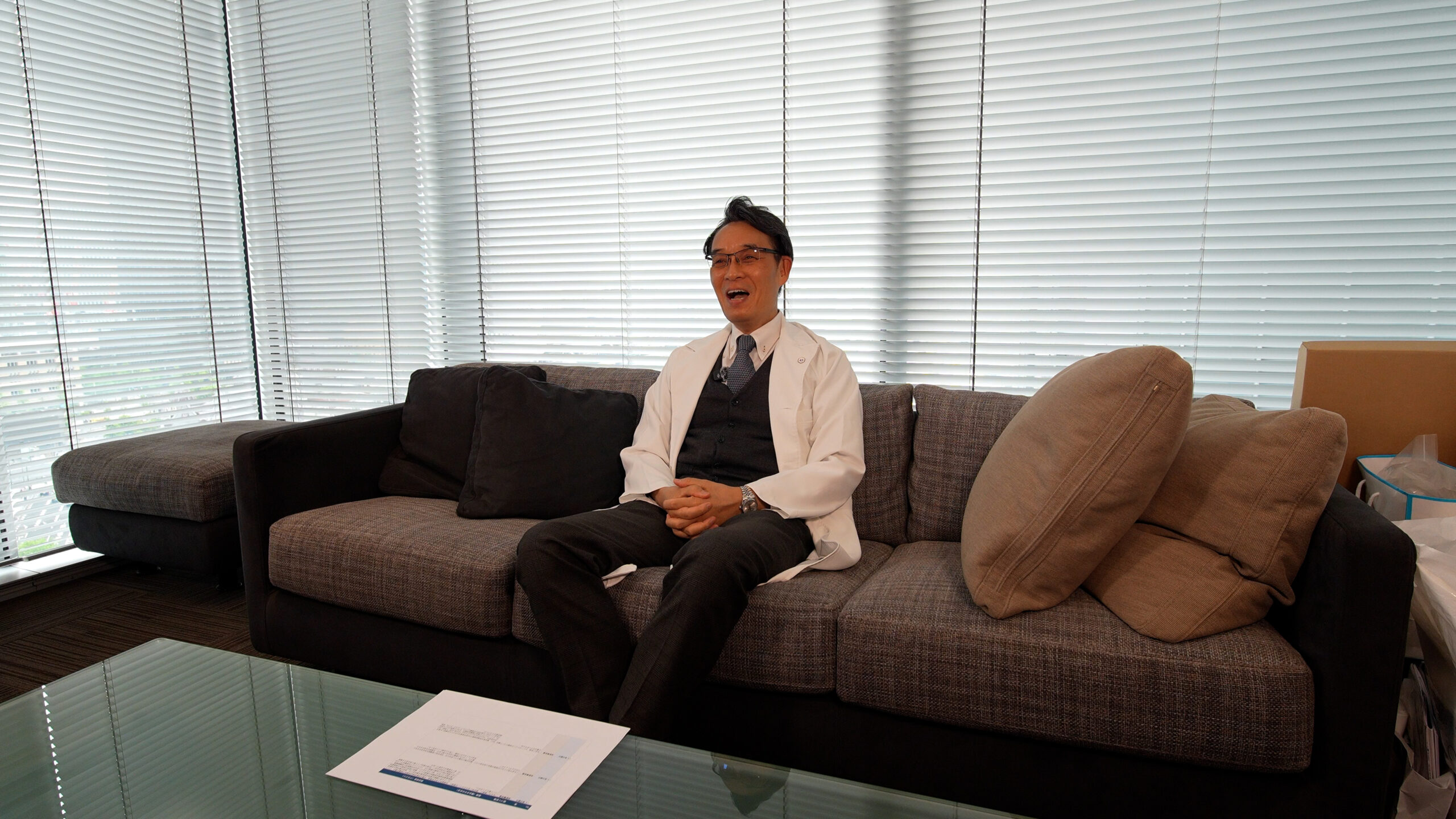 辻村晃先生がレノーヴァの治療フローを解説する様子